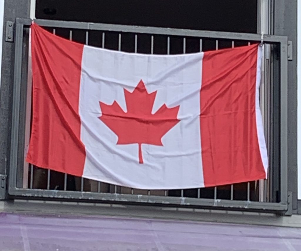 Bad Canadian Flag - wrong aspect ratio