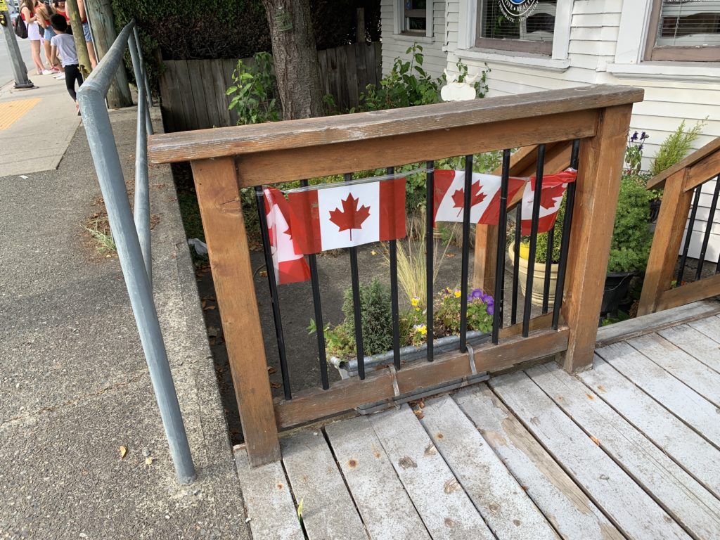 Canadian Flag - correct aspect ratio